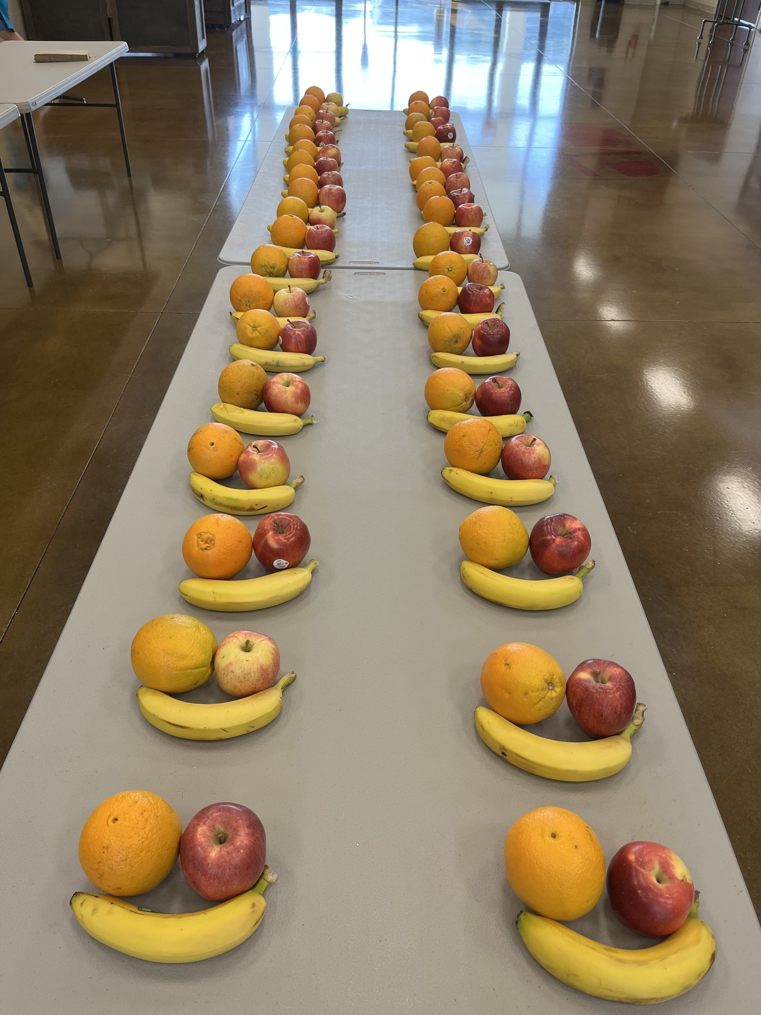 MWC-Fruit_table